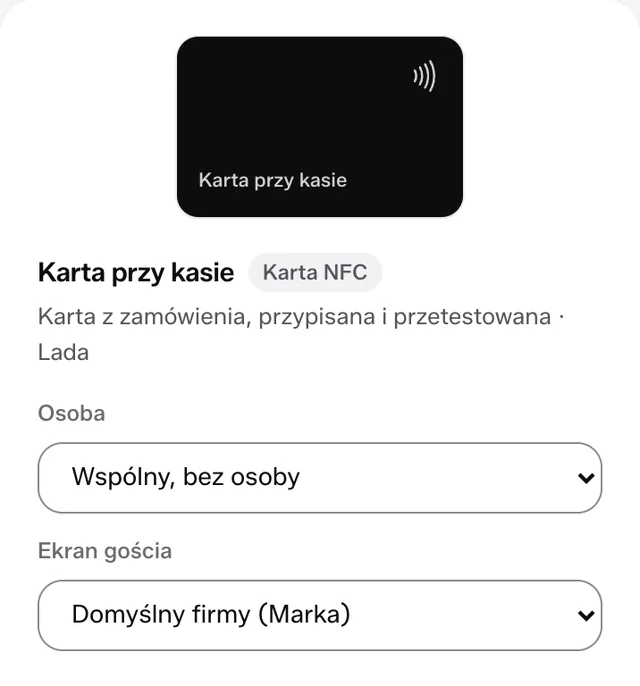 Nośnik „Karta przy kasie”: karta NFC bez przypisanej osoby, ekran gościa w szablonie Marka.
